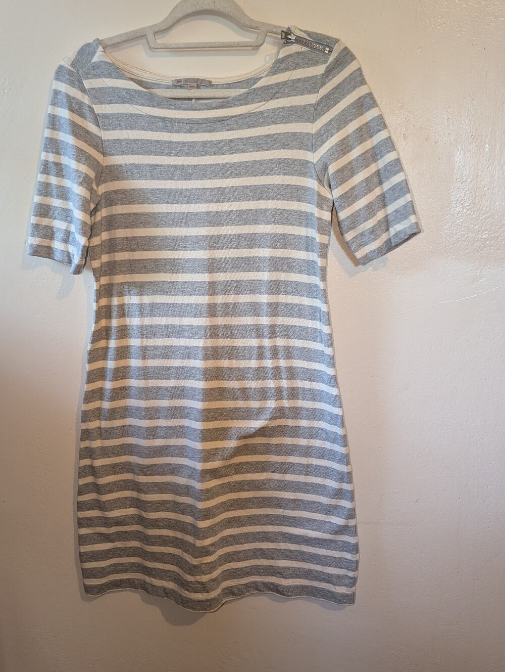 GAP Gray and White Striped Women's Dress Size S